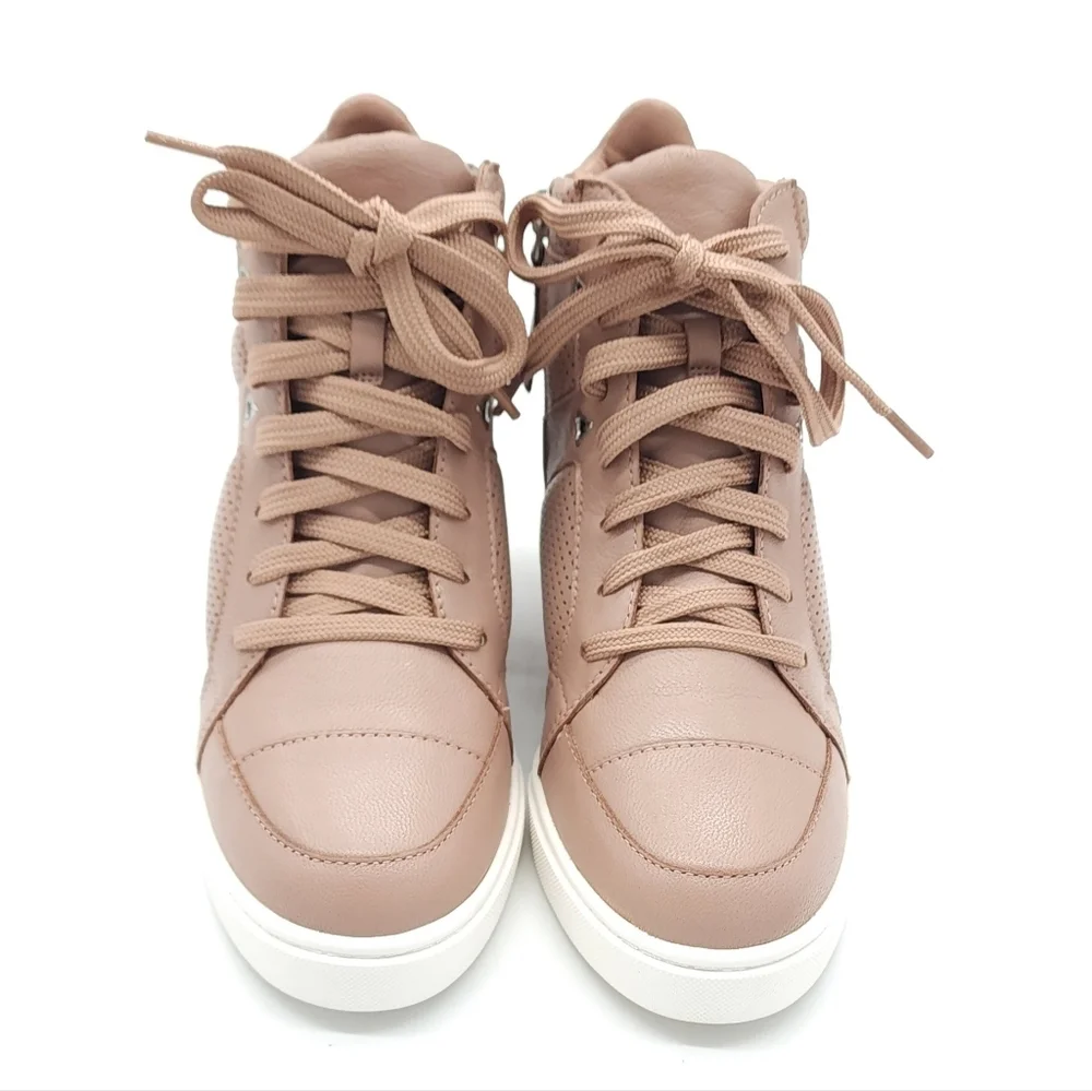 Linea Paolo FARLEY Sporty Streetwear Hidden Wedge Sneaker Nude Size 5.5
